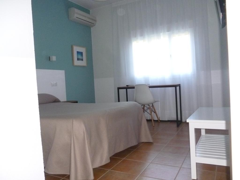 קוניל דה לה פרונטרה Hostal Las Cumbres מראה חיצוני תמונה