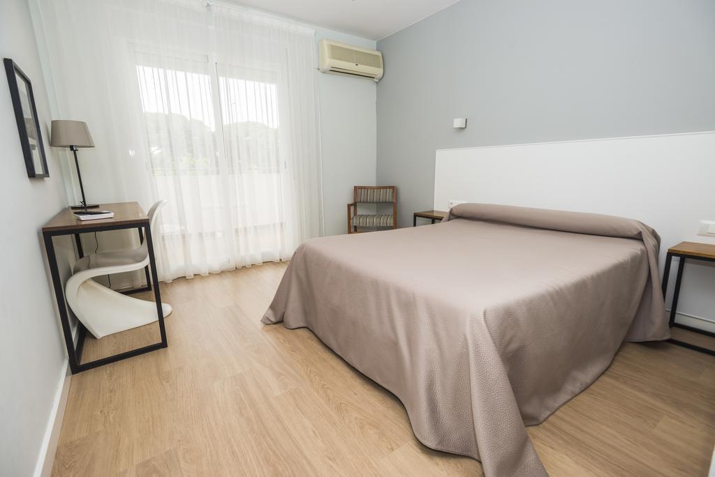 קוניל דה לה פרונטרה Hostal Las Cumbres מראה חיצוני תמונה
