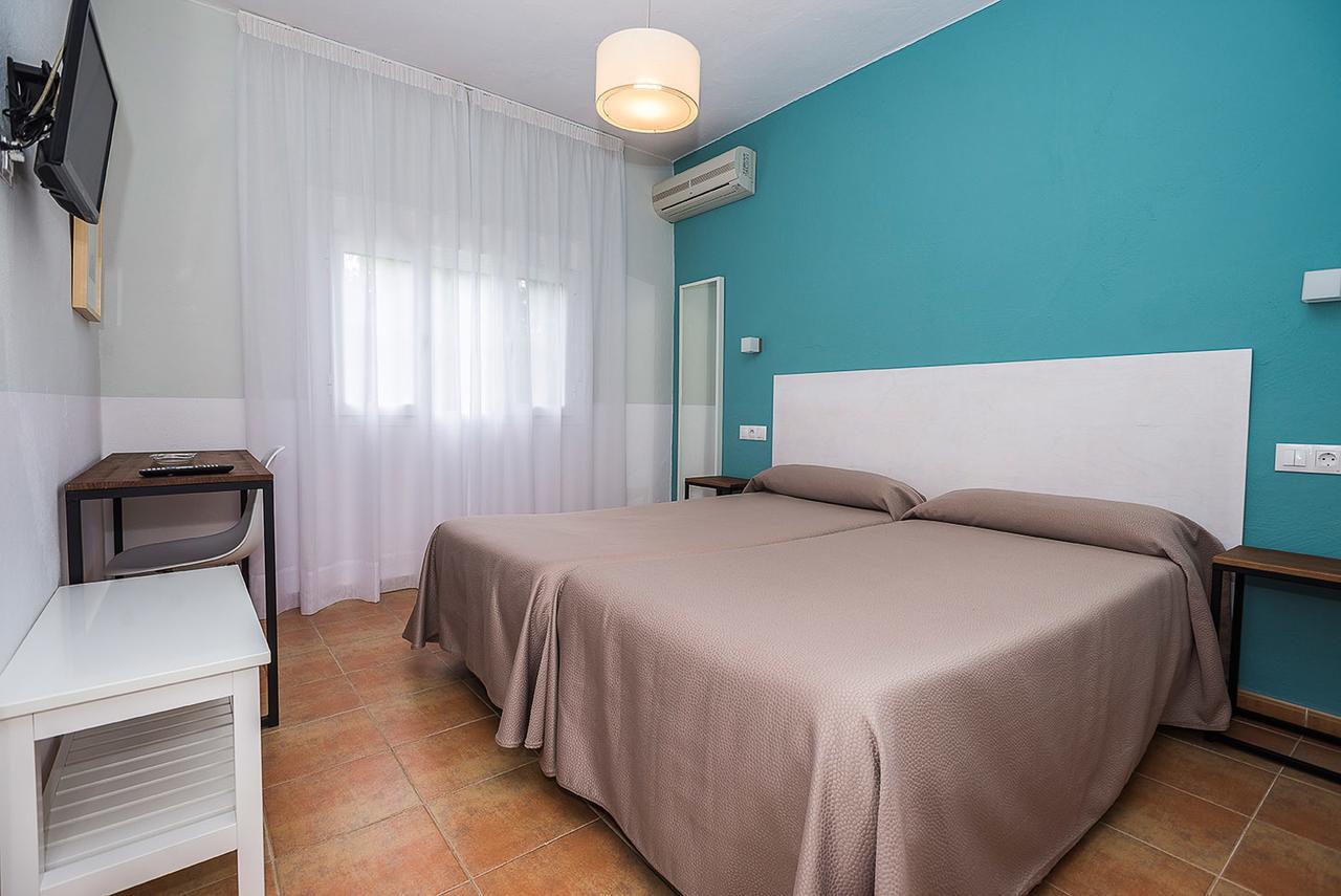 קוניל דה לה פרונטרה Hostal Las Cumbres מראה חיצוני תמונה