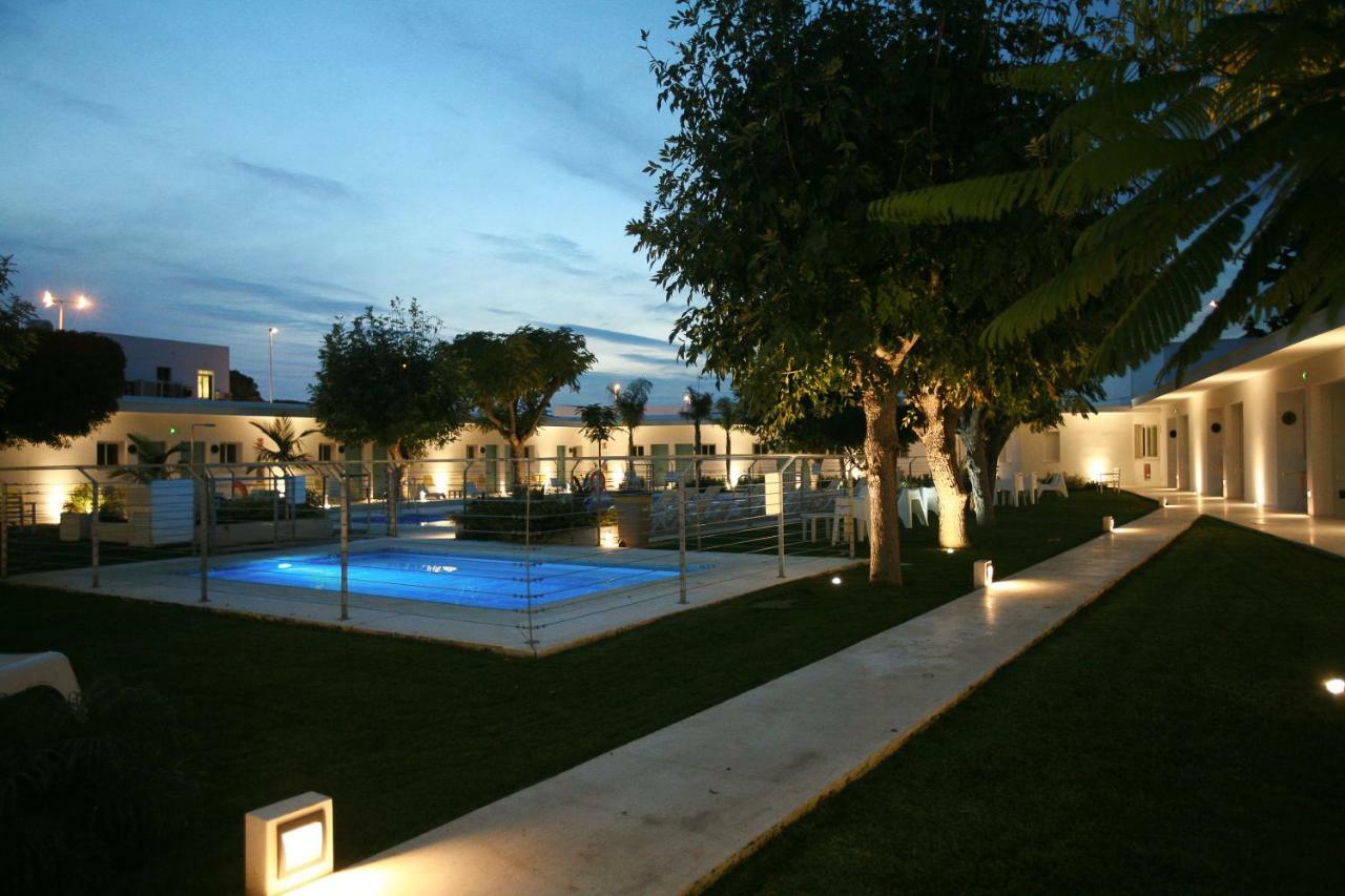 קוניל דה לה פרונטרה Hostal Las Cumbres מראה חיצוני תמונה